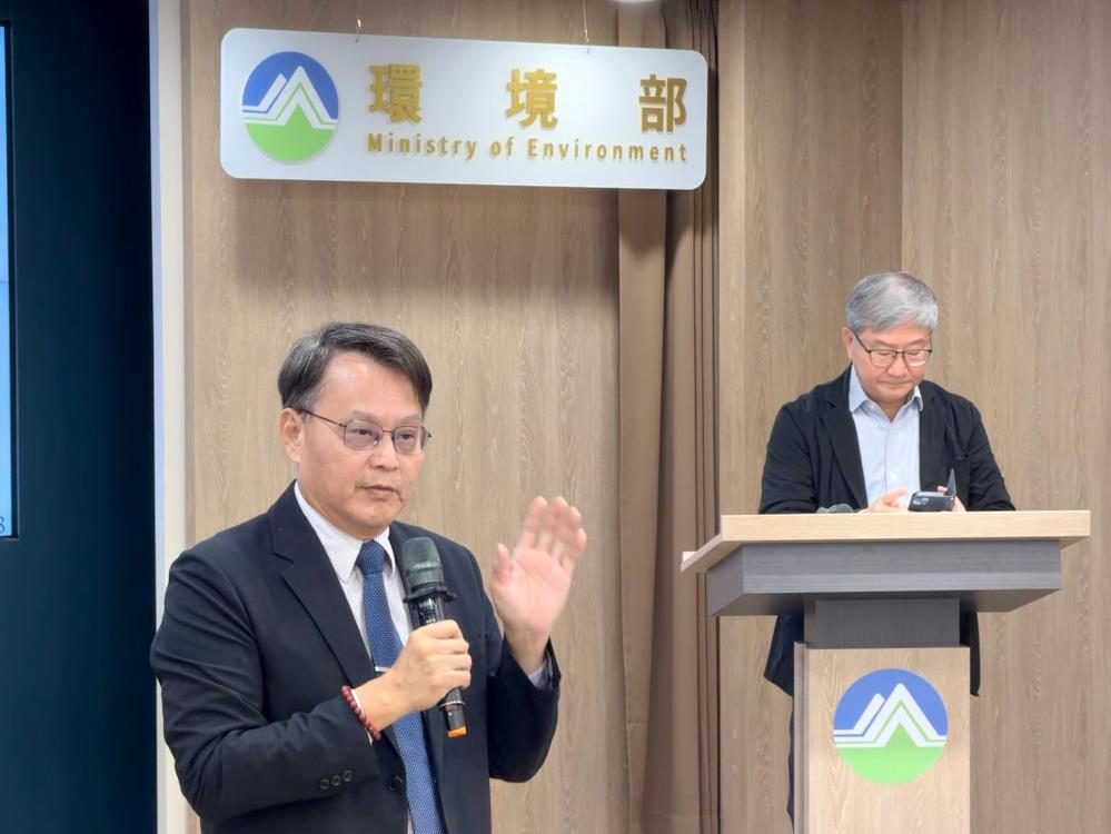 Figure 1: Deputy Minister Hsieh Yein-rui outlines dioxin emission control protocols for incinerator equipment (Dec. 5, 2025).