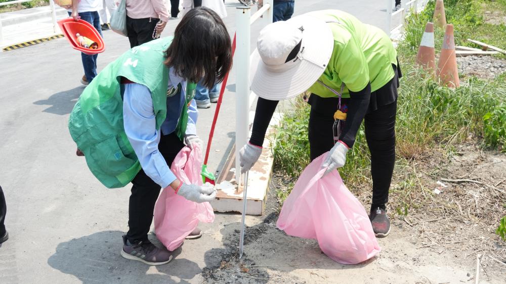 Figure 5: Environmental volunteers at work