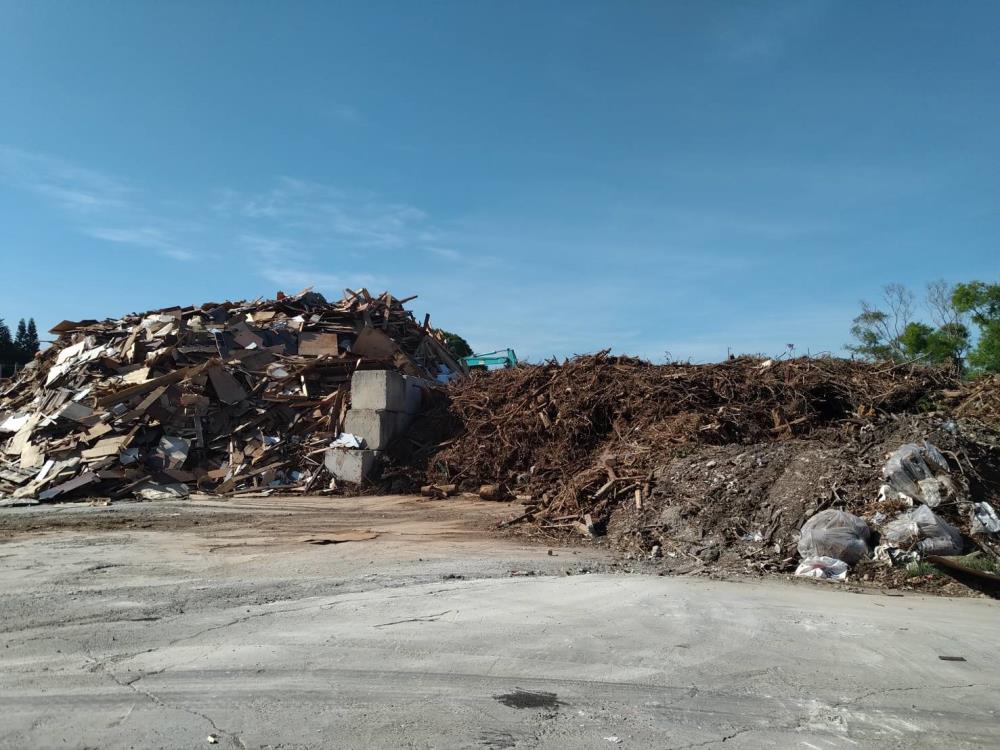 Figure 1: On-site waste stockpiling conditions