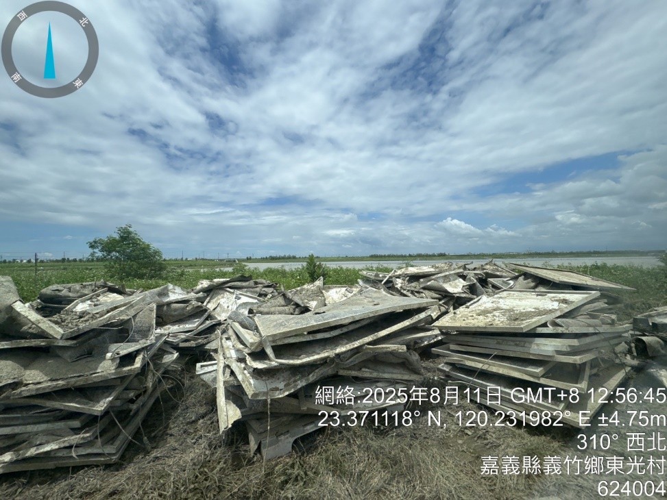 新庄滯洪池南岸清理前後照片-清理前